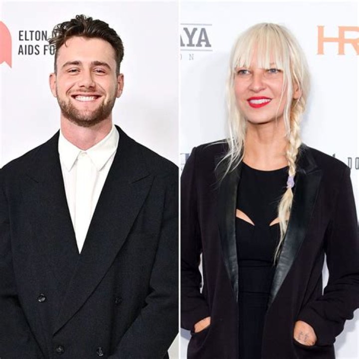 Are sia and peter furler related?