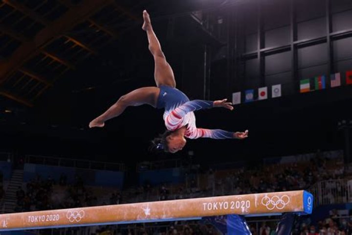Can skinner replace biles on vault?