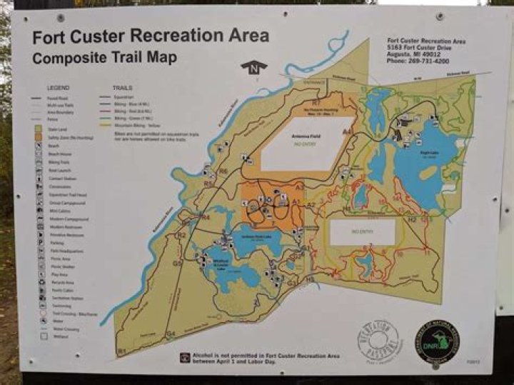 Does fort custer have a px?