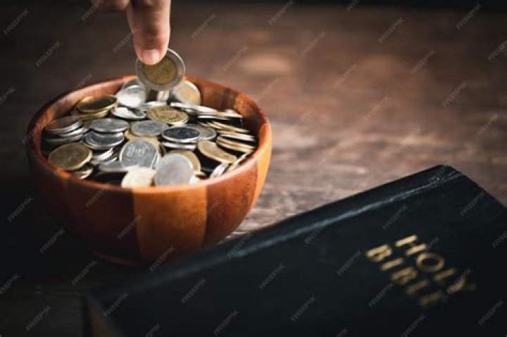 Should a pastor know who tithes?